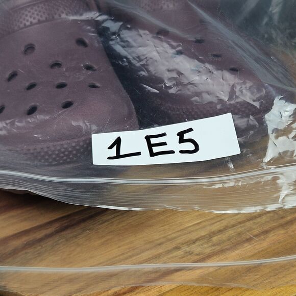 Crocs Classic Fuzz Lined Clog Shoes Mens Size 8 Womens 10 Maroon Fleece Slip On - Picture 12 of 12